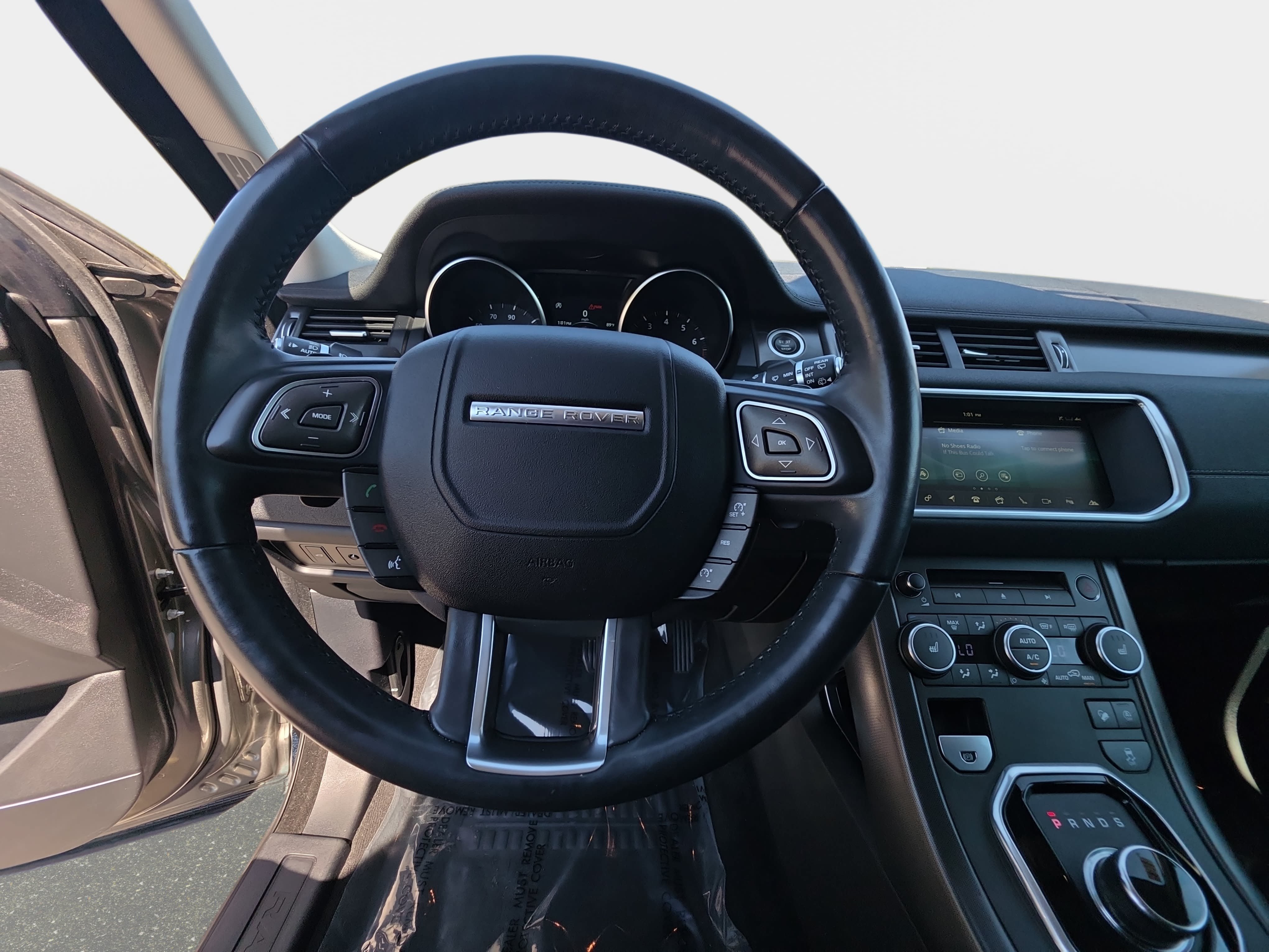 Used 2018 Land Rover Range Rover Evoque SE AWD/4WD image 16
