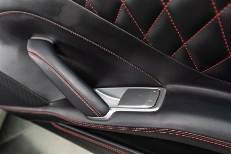 Used 2017 Ferrari California T RWD image 58