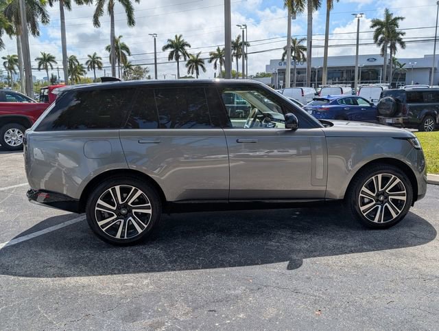 Used 2023 Land Rover Range Rover SE AWD/4WD image 8