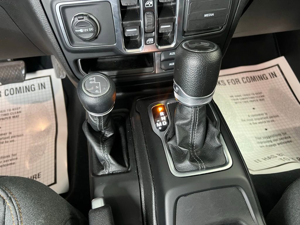 Used 2024 Jeep Wrangler Unlimited Sahara AWD/4WD image 11
