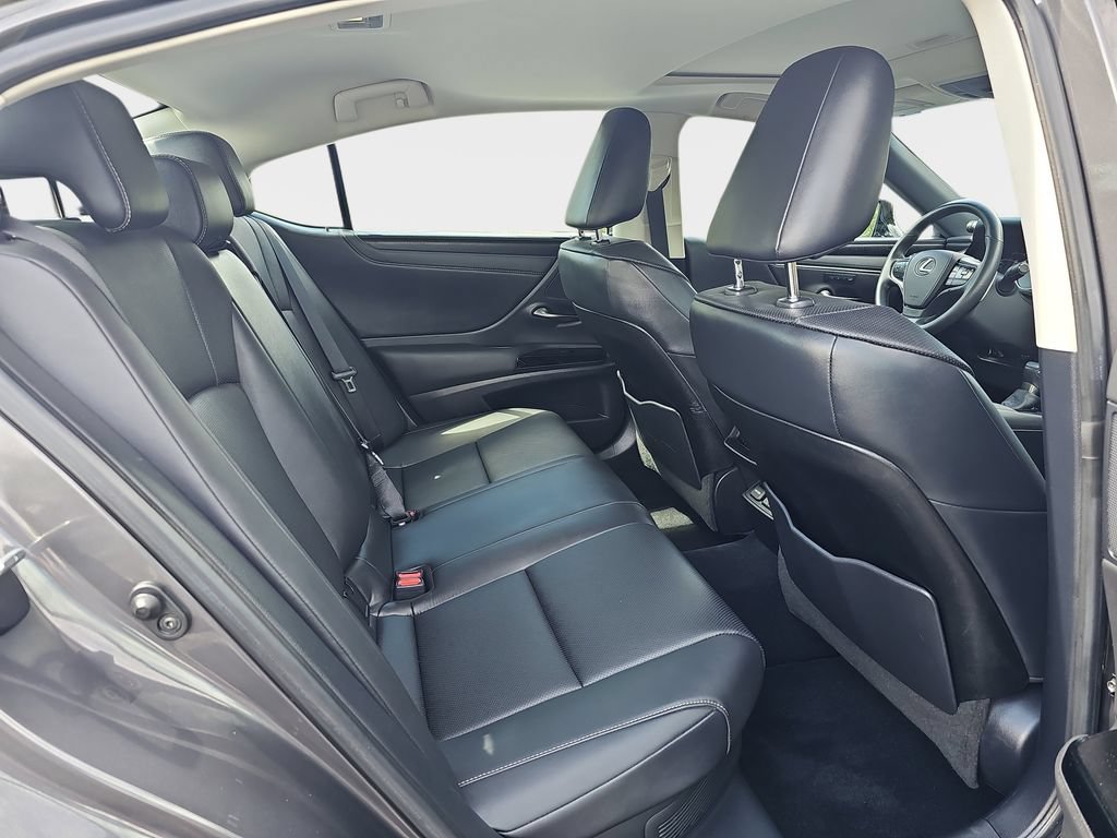 Certified 2022 Lexus ES 300h w/ Premium Package FWD image 12