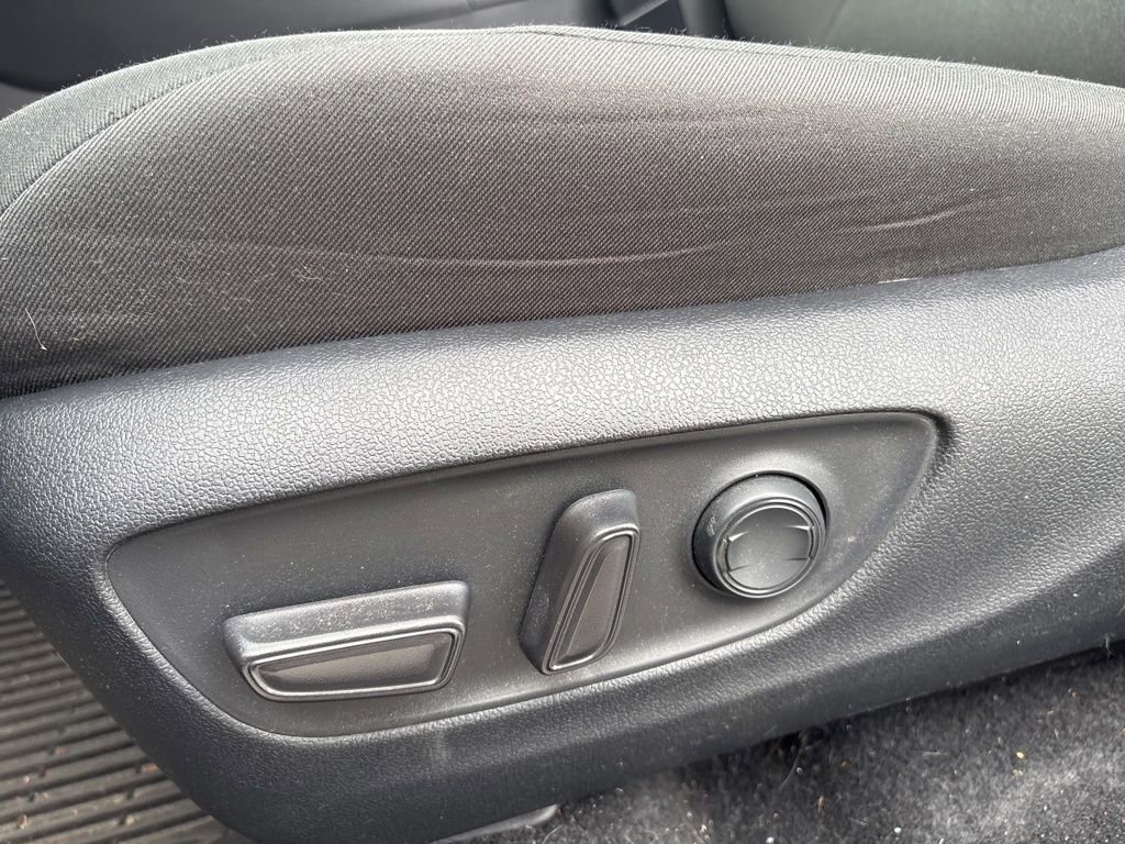 Used 2022 Toyota RAV4 XLE FWD image 26