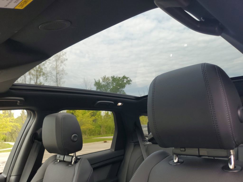 New 2026 Land Rover Discovery Sport Landmark AWD/4WD image 12