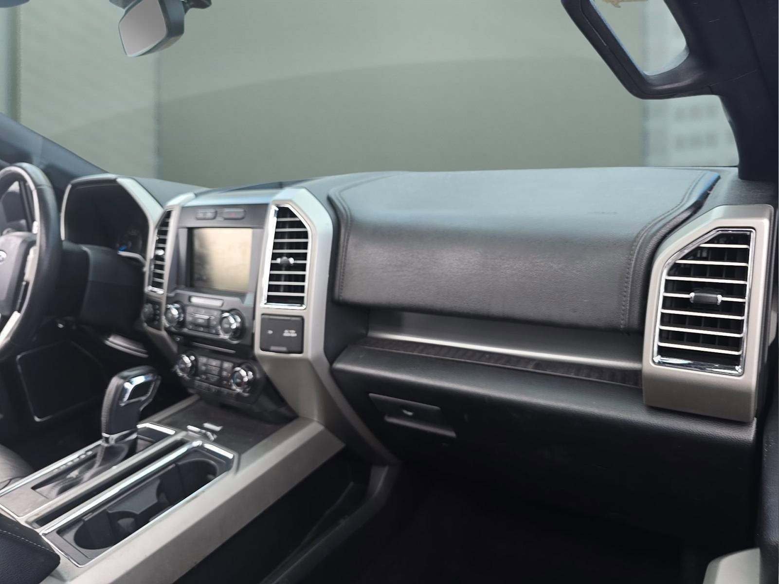 Used 2015 Ford F150 Lariat image 4