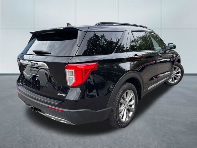 Used 2023 Ford Explorer XLT w/ Equipment Group 202A AWD/4WD image 4