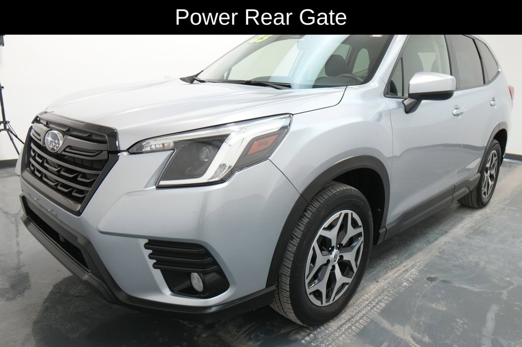 Used 2023 Subaru Forester Premium image 3