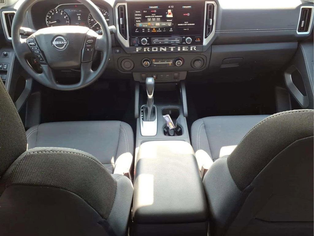 Used 2025 Nissan Frontier SV RWD image 10
