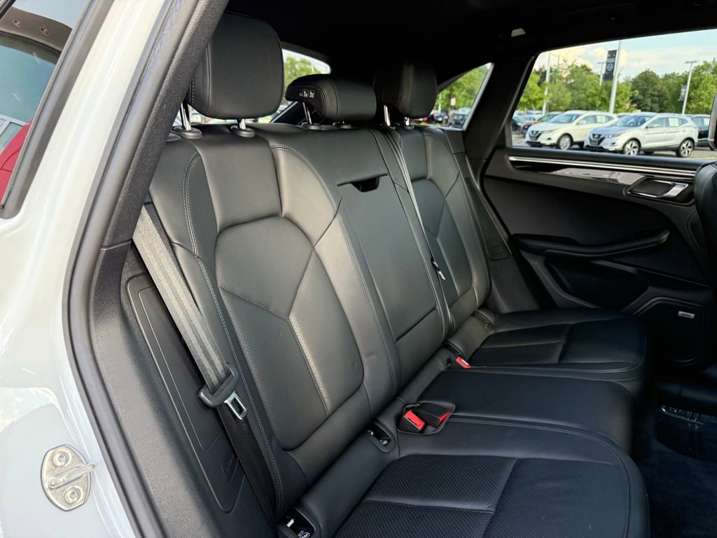 Used 2021 Porsche Macan S image 35