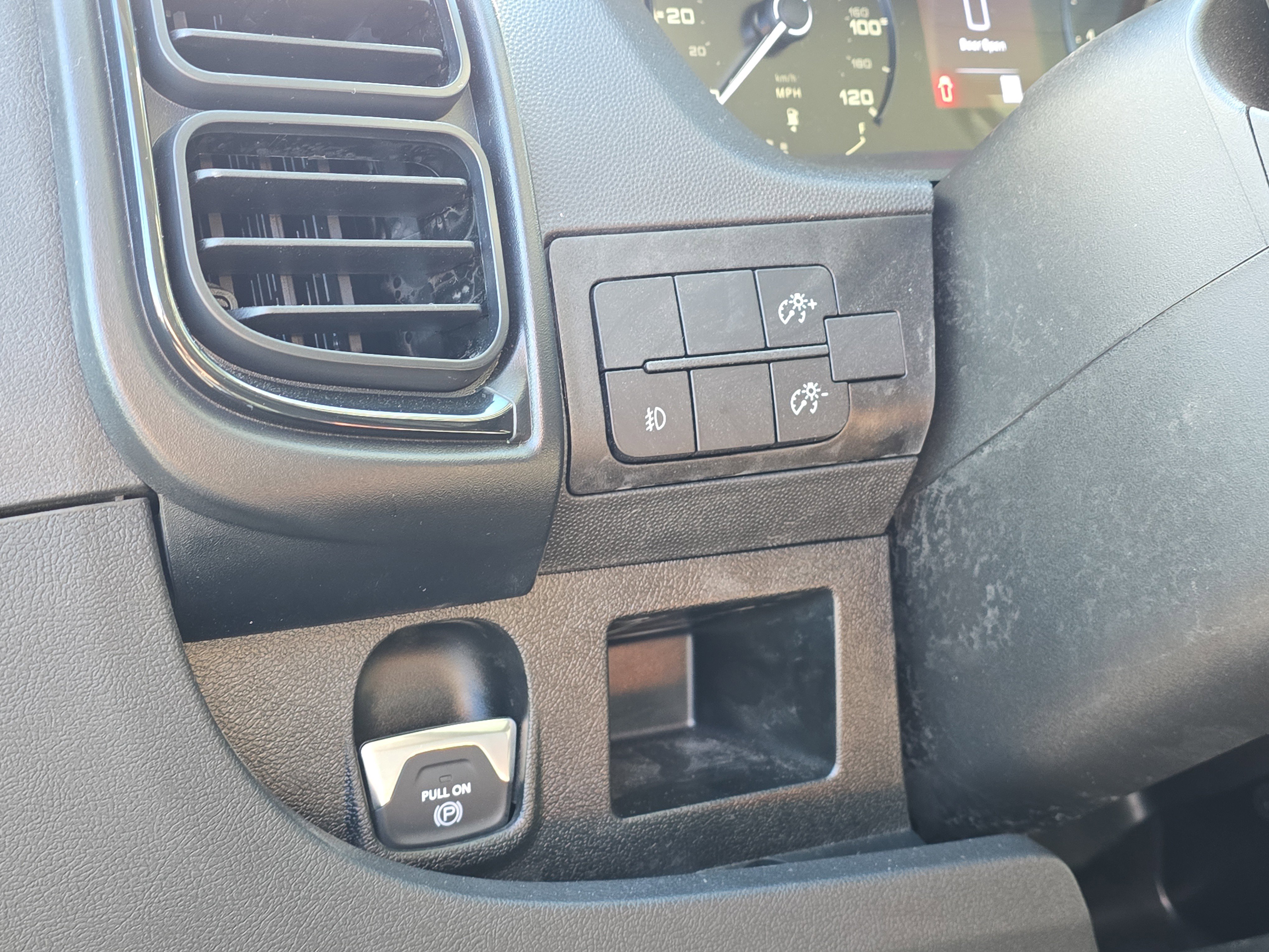 Used 2025 RAM ProMaster 2500 w/ Convenience Group image 14