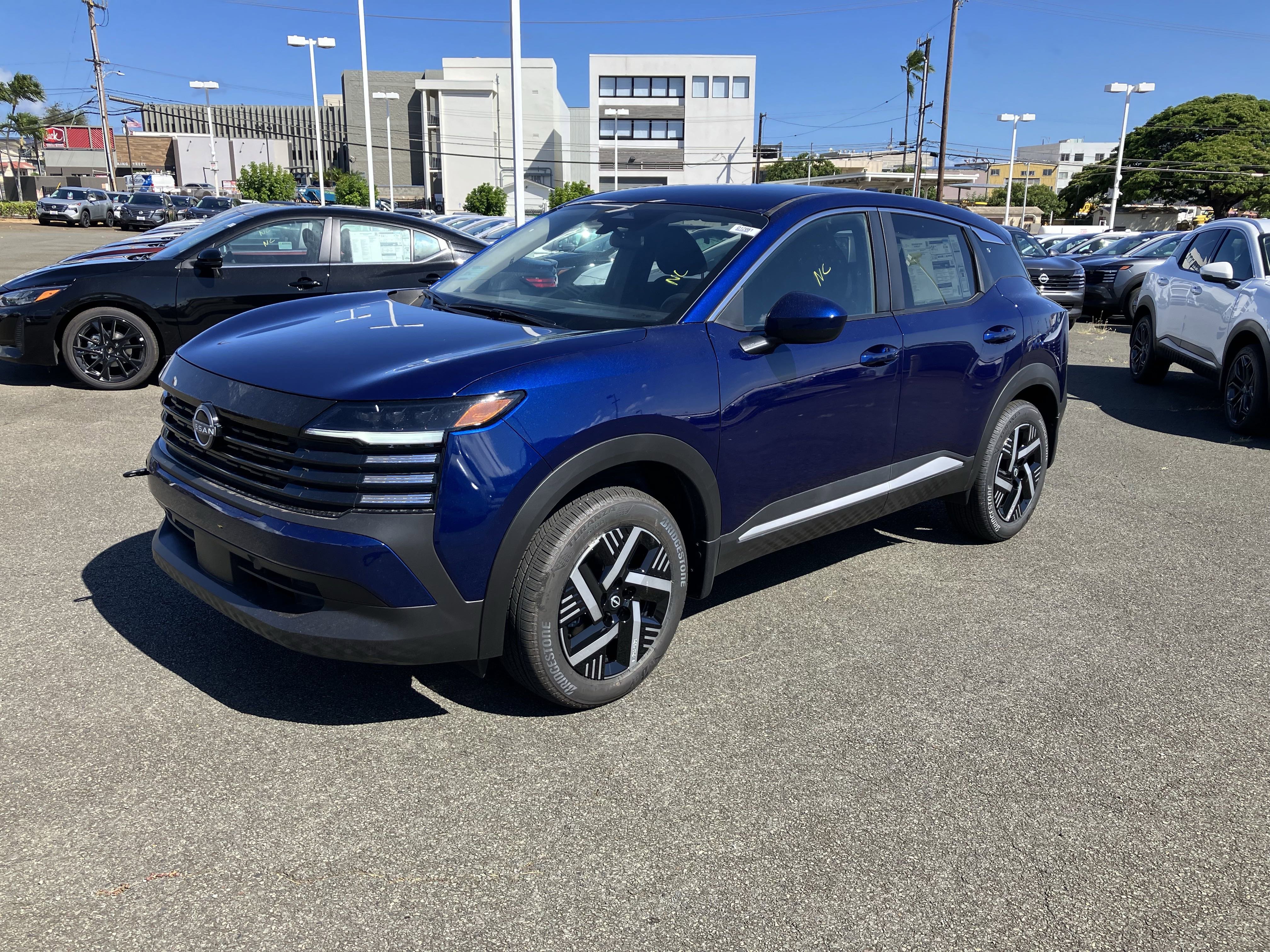 New 2025 Nissan Kicks SV