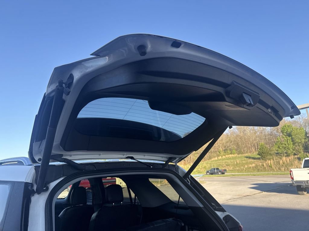 Used 2022 Ford Explorer Limited w/ Equipment Group 301A RWD image 45