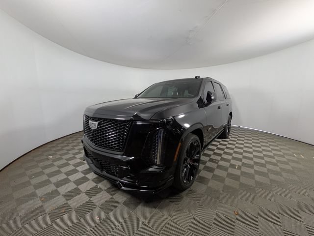 Certified 2025 Cadillac Escalade V w/ LPO, ONYX Package AWD/4WD image 37