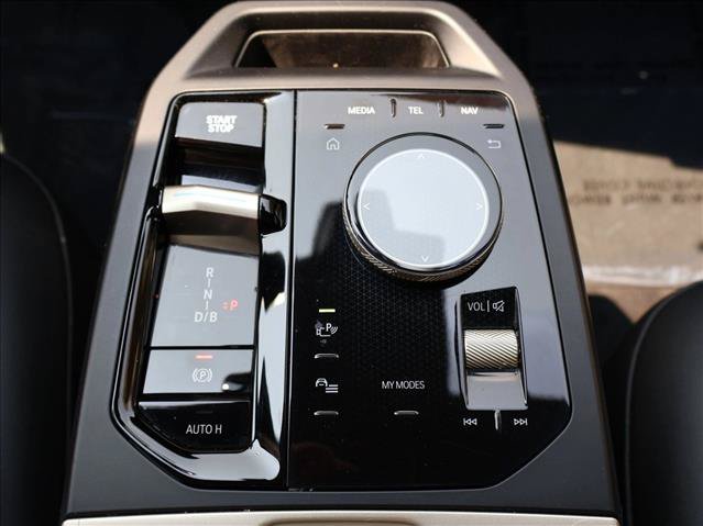 Used 2023 BMW iX xDrive50 w/ Sport Package AWD/4WD image 19