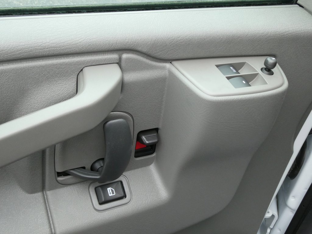 New 2025 GMC Savana 3500 w/ Driver Convenience Package image 32