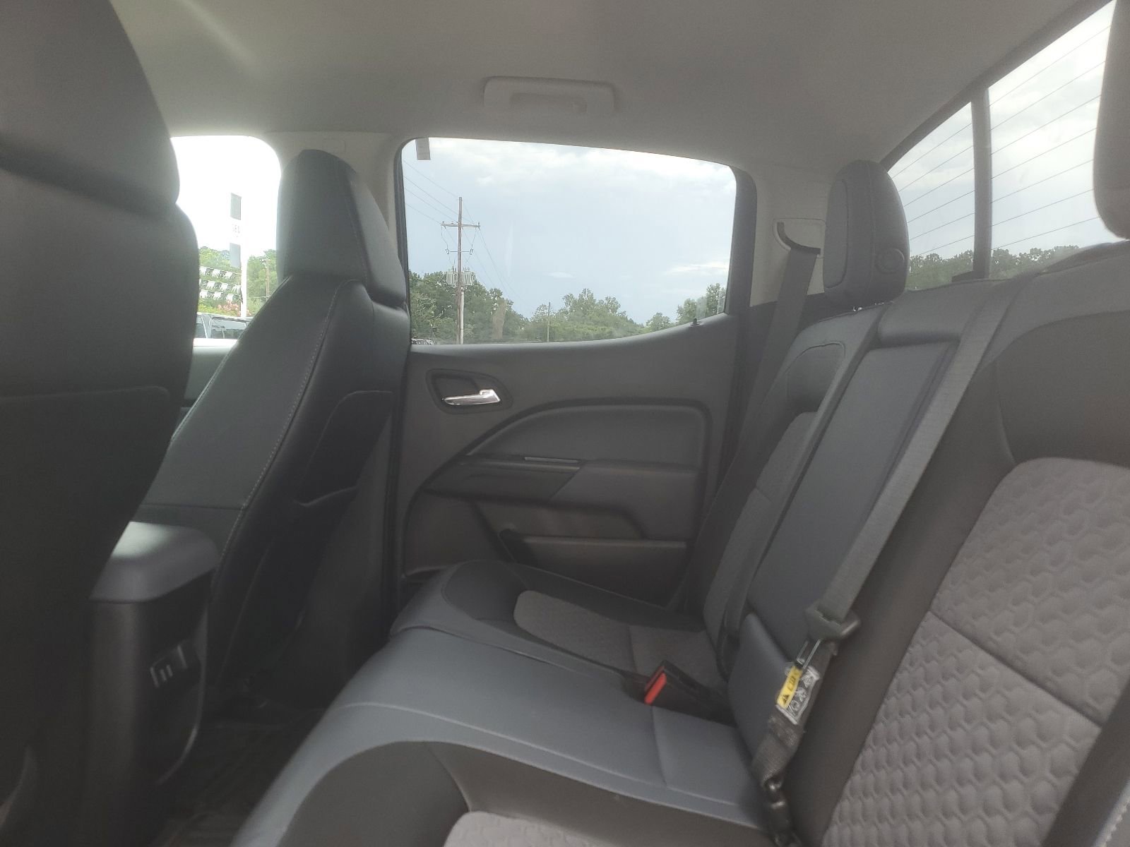 Used 2016 Chevrolet Colorado Z71 RWD image 12