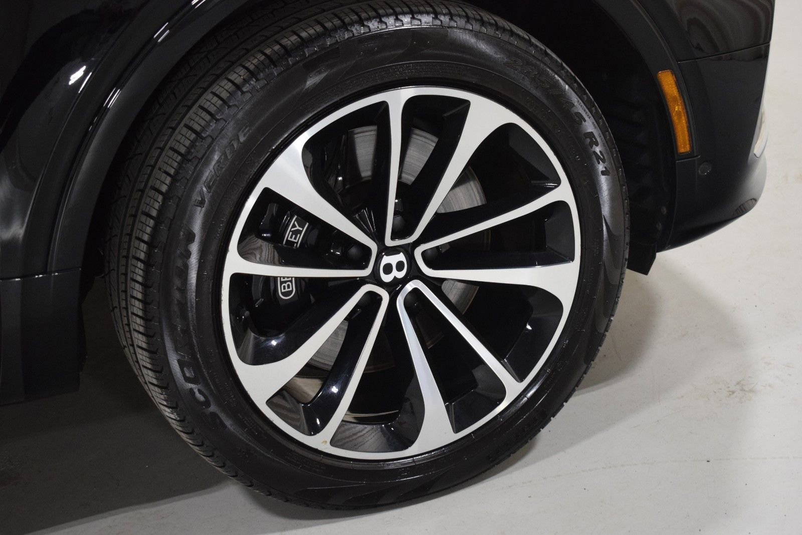 Certified 2024 Bentley Bentayga image 7