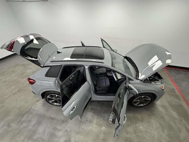 Used 2024 Audi Q4 e-tron Prestige AWD/4WD image 12