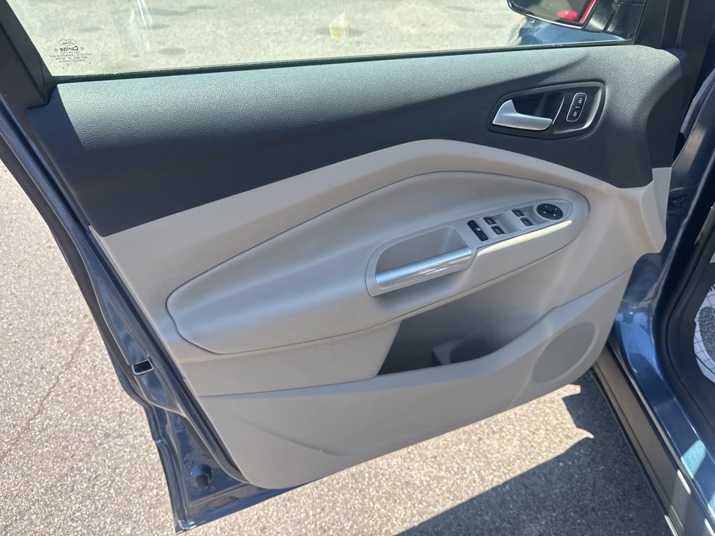 Used 2018 Ford Escape SE w/ SE Sync 3 Package FWD image 10