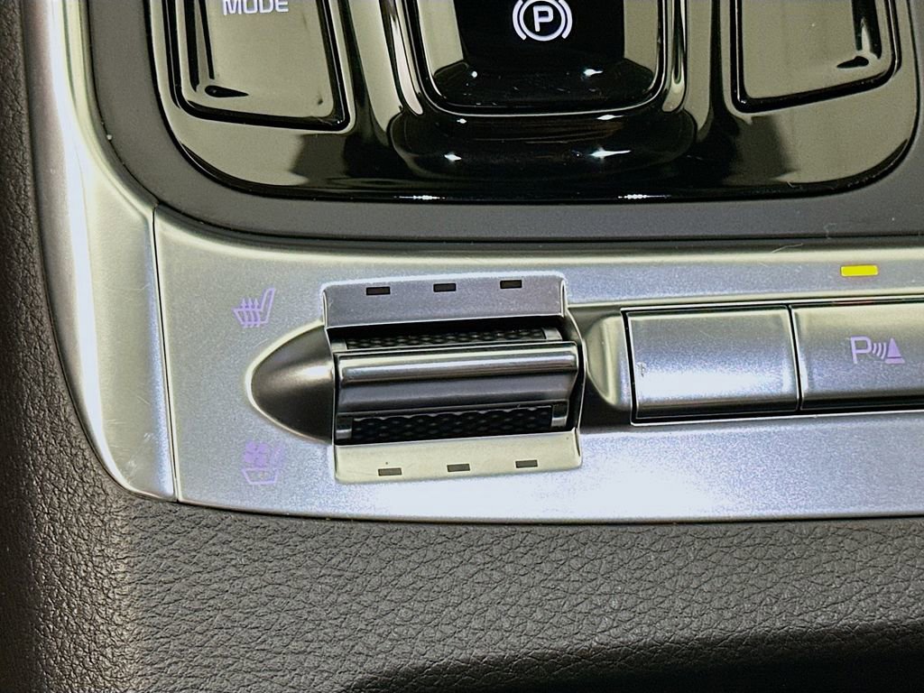 Used 2026 Kia Carnival SX w/ SX Dark Edition Package image 27