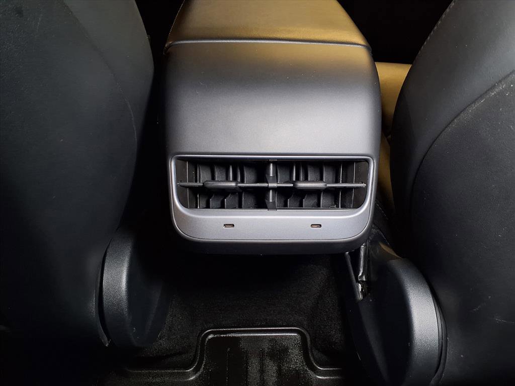 Used 2022 Tesla Model Y Performance image 15