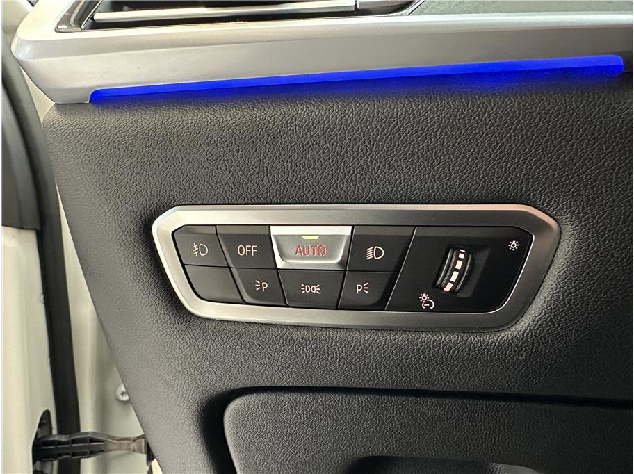 Used 2022 BMW X7 xDrive40i w/ Cold Weather Package image 12
