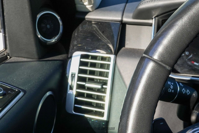 Used 2020 Land Rover Range Rover Long Wheelbase HSE image 49