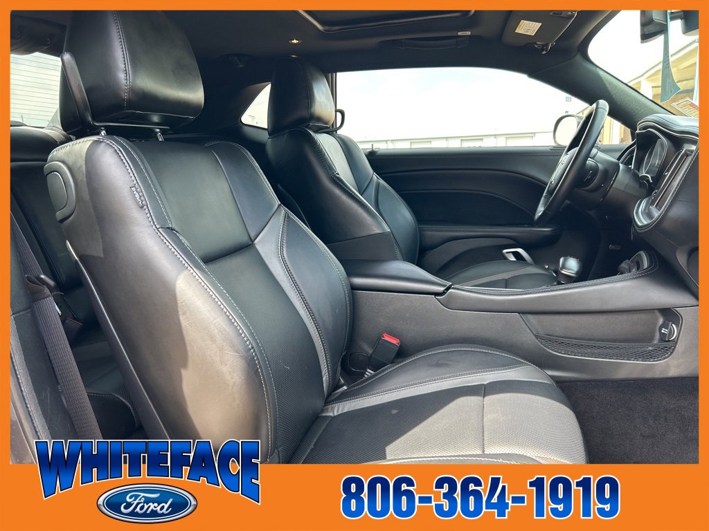 Used 2022 Dodge Challenger SXT w/ Plus Package image 39