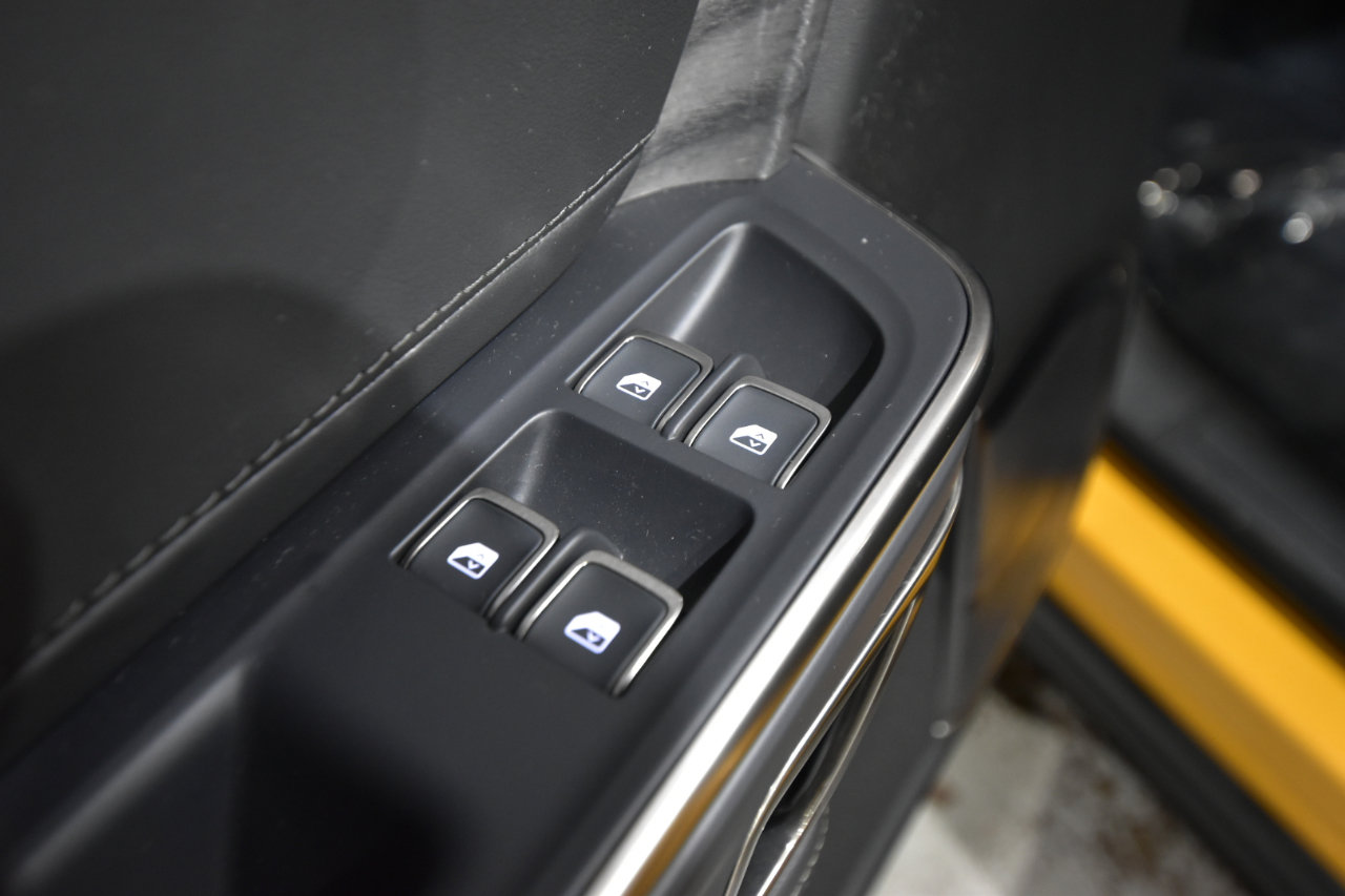 Used 2022 Rivian R1T Adventure image 17