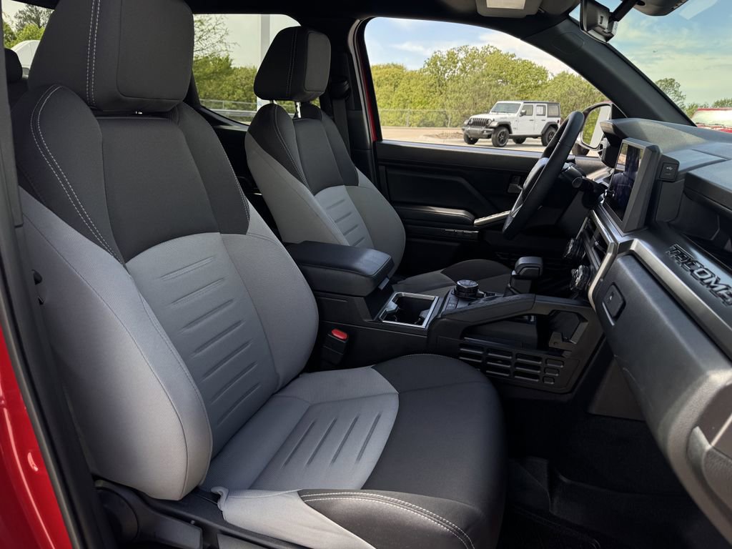 Used 2025 Toyota Tacoma TRD Off-Road image 27