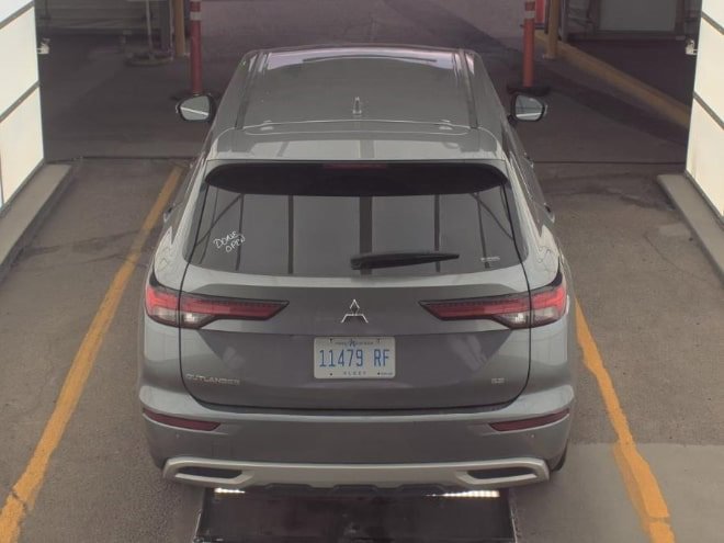 Used 2024 Mitsubishi Outlander SE Black Edition image 6