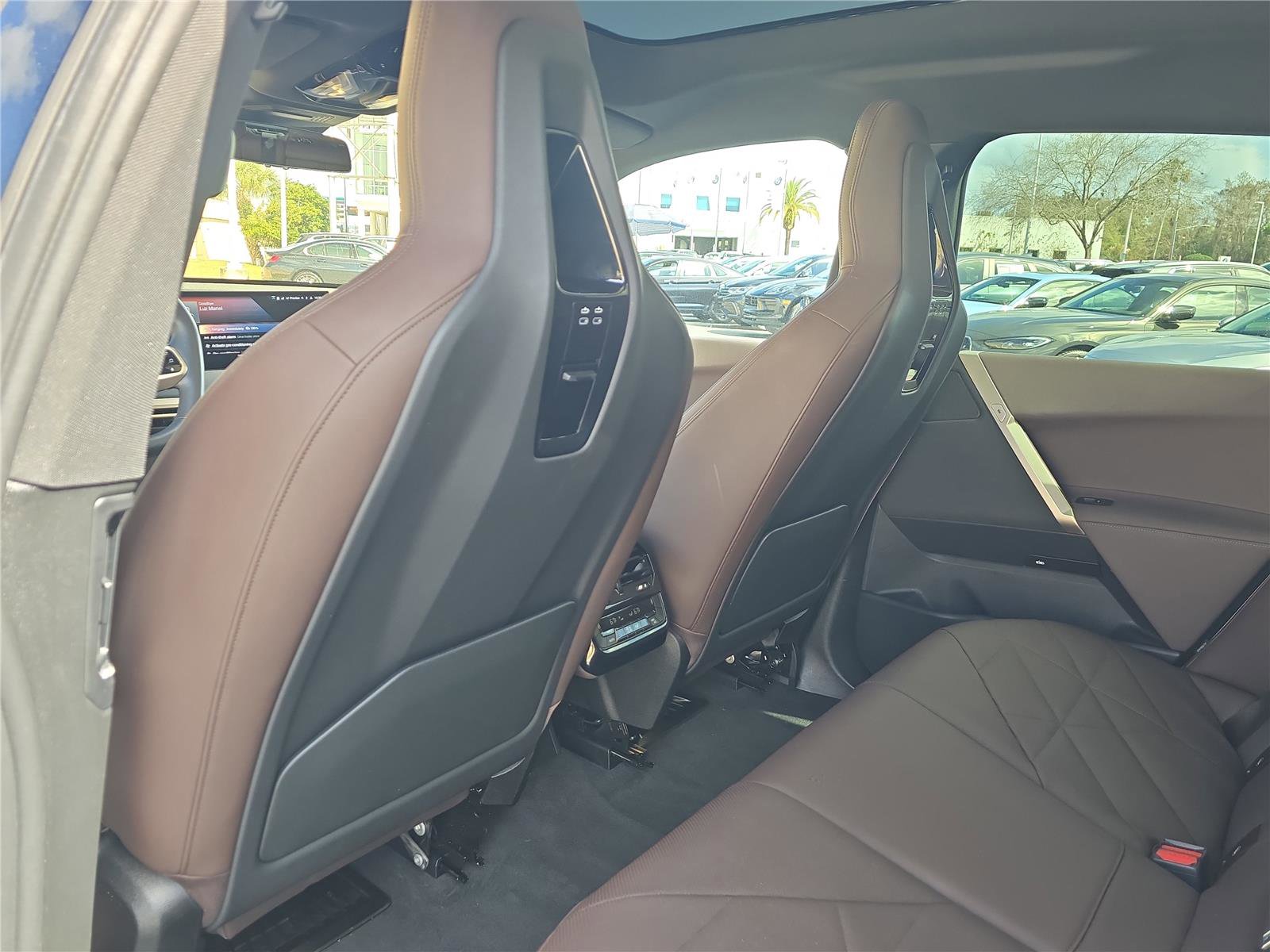 Used 2023 BMW iX xDrive50 w/ Sport Package image 10