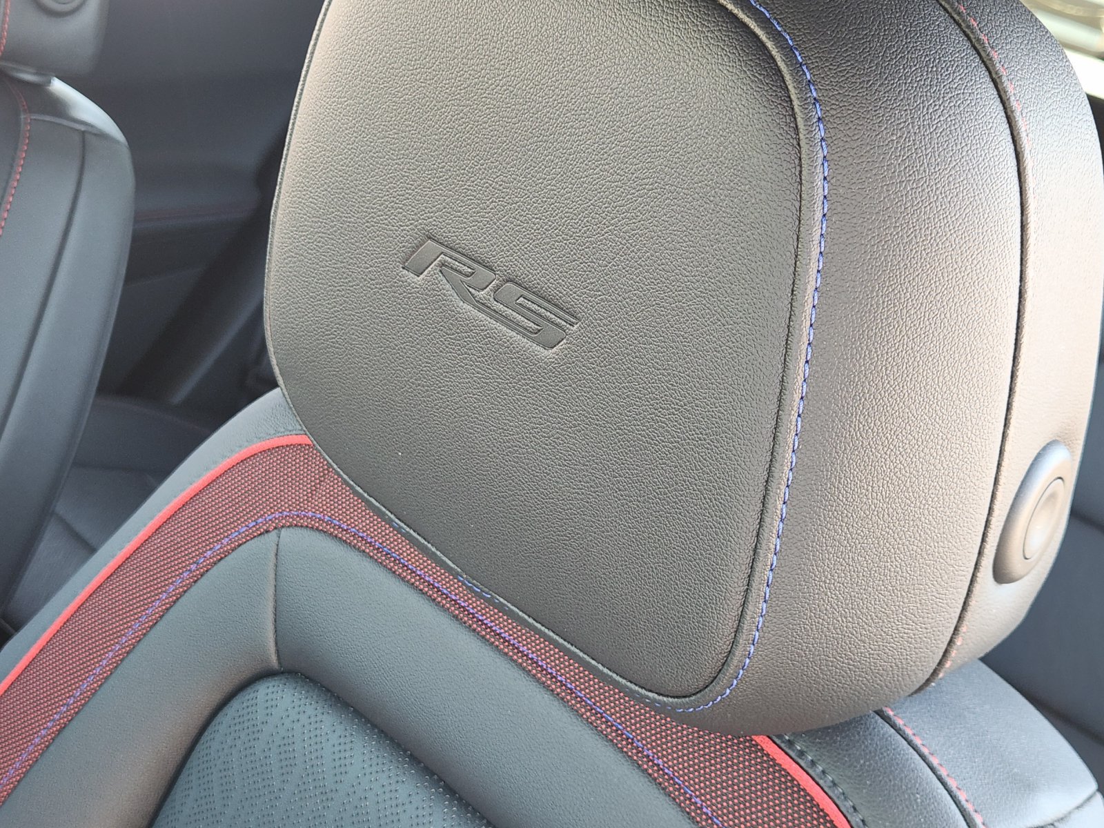 Certified 2025 Chevrolet Equinox RS w/ Safety and Technology Package AWD/4WD image 19