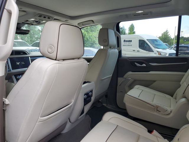Used 2022 GMC Yukon XL Denali w/ Advanced Technology Package AWD/4WD image 9