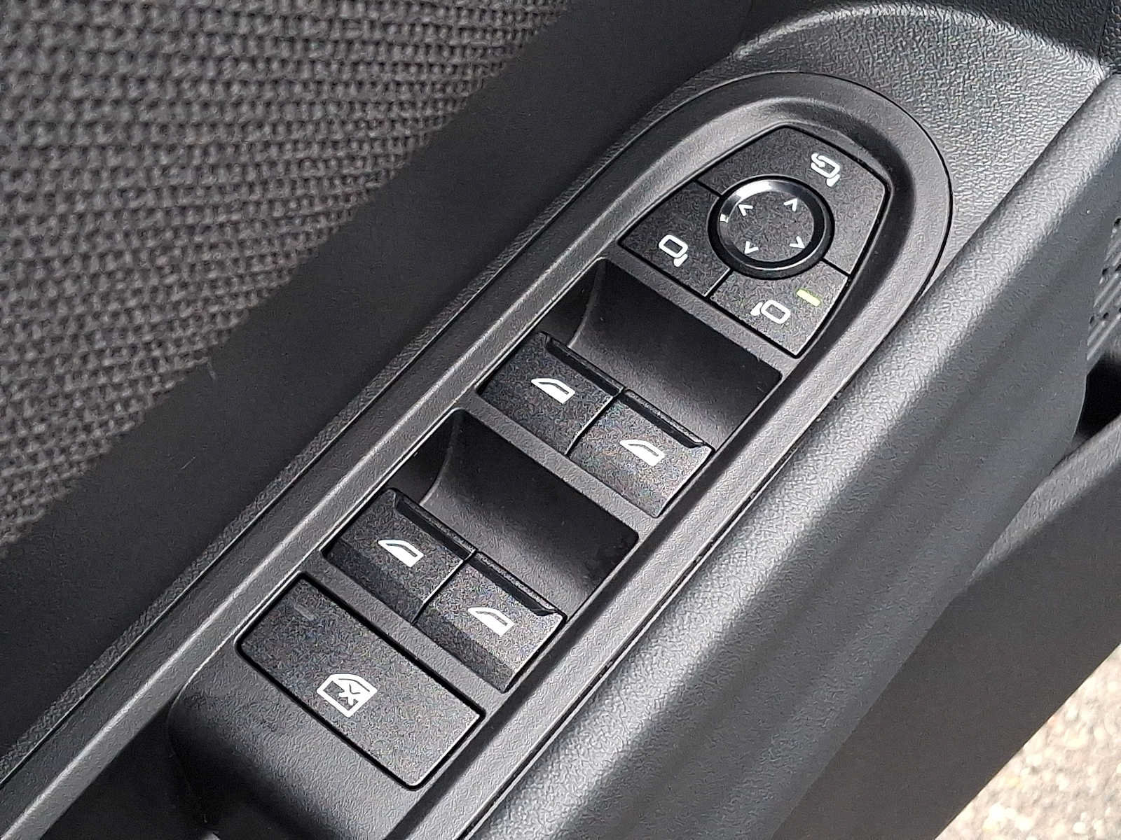 Used 2026 MINI Cooper 4-Door Hardtop FWD image 24