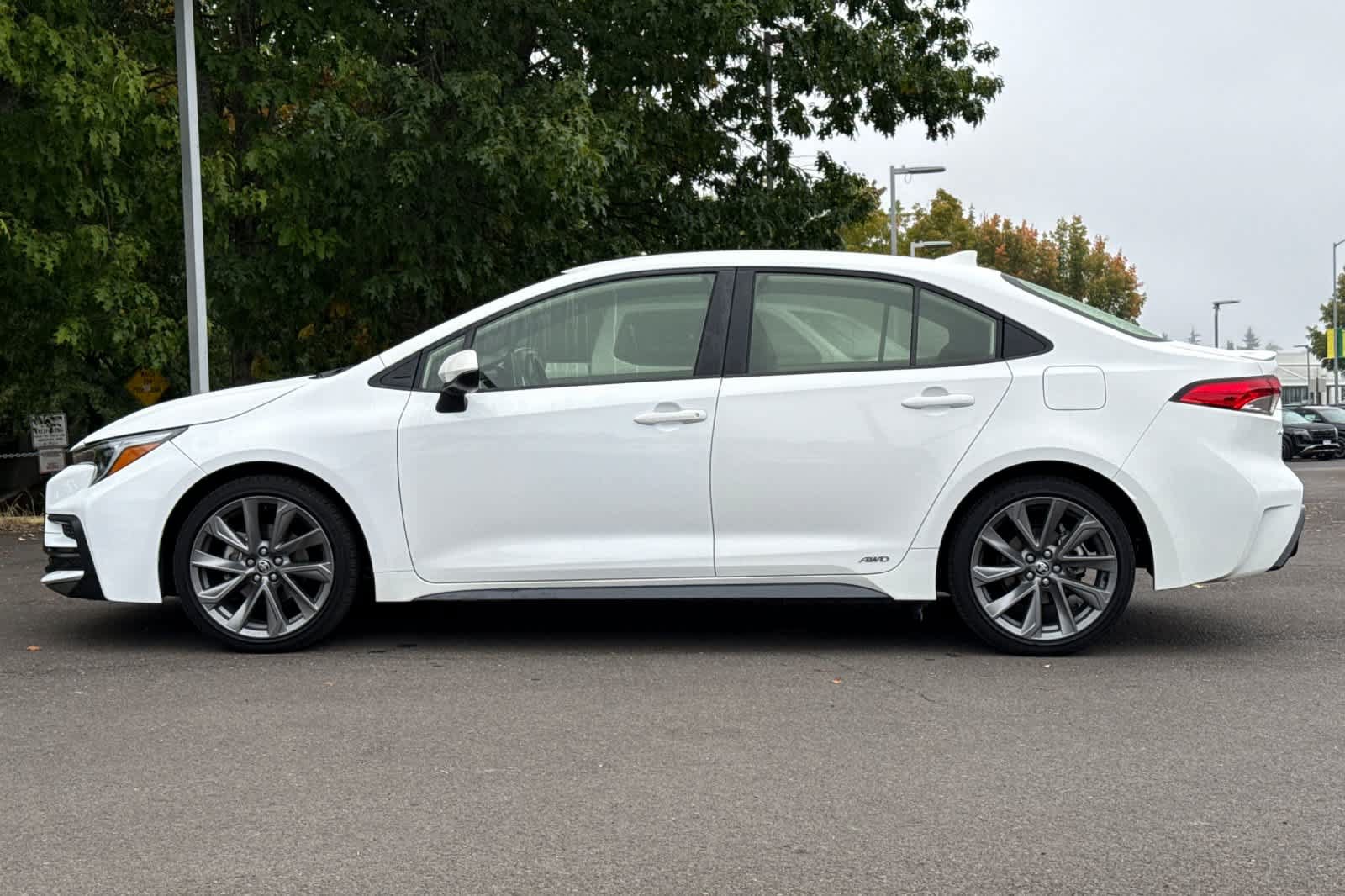 Used 2024 Toyota Corolla SE AWD/4WD image 5