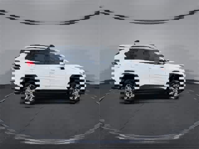 Used 2025 Toyota RAV4 XLE image 9