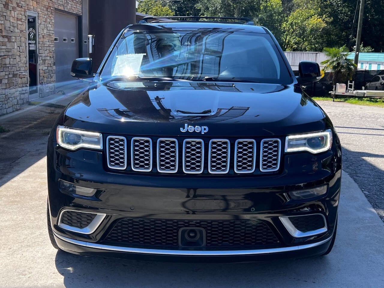 Used 2018 Jeep Grand Cherokee Summit image 9