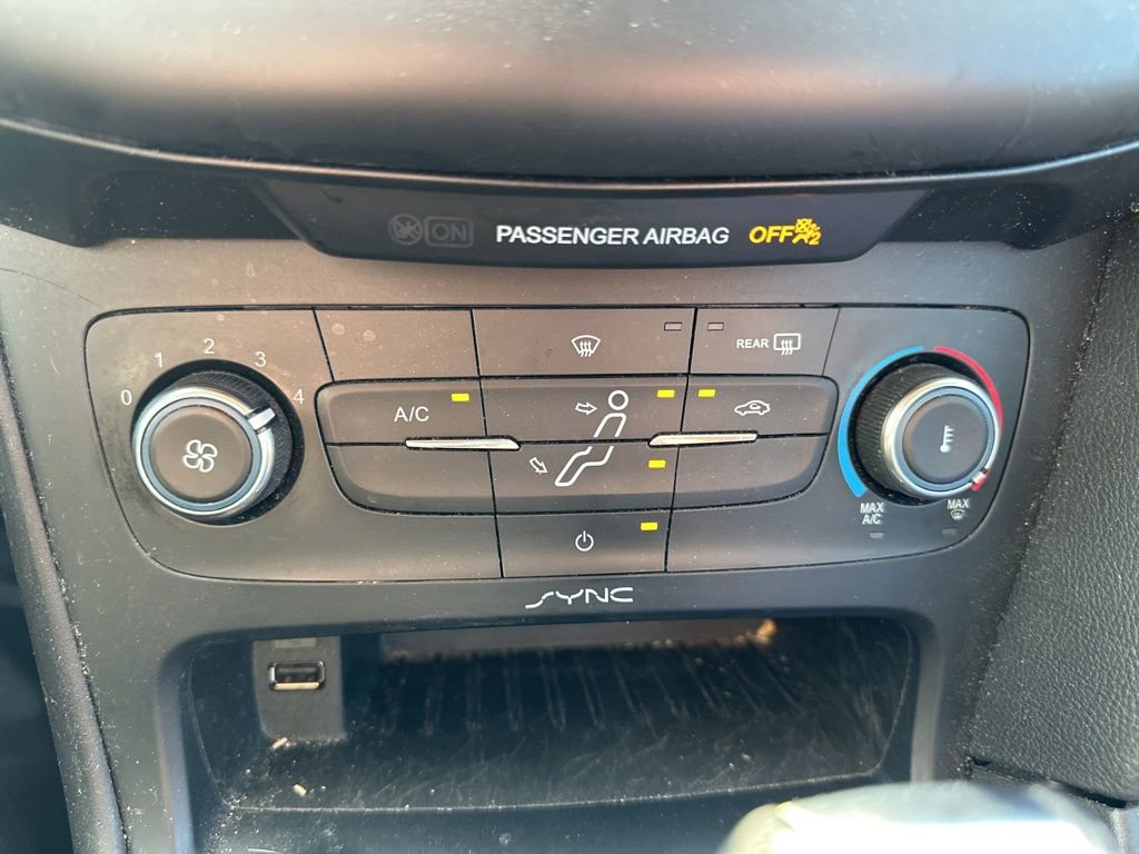 Used 2016 Ford Focus SE w/ Reverse Sensing Package image 25
