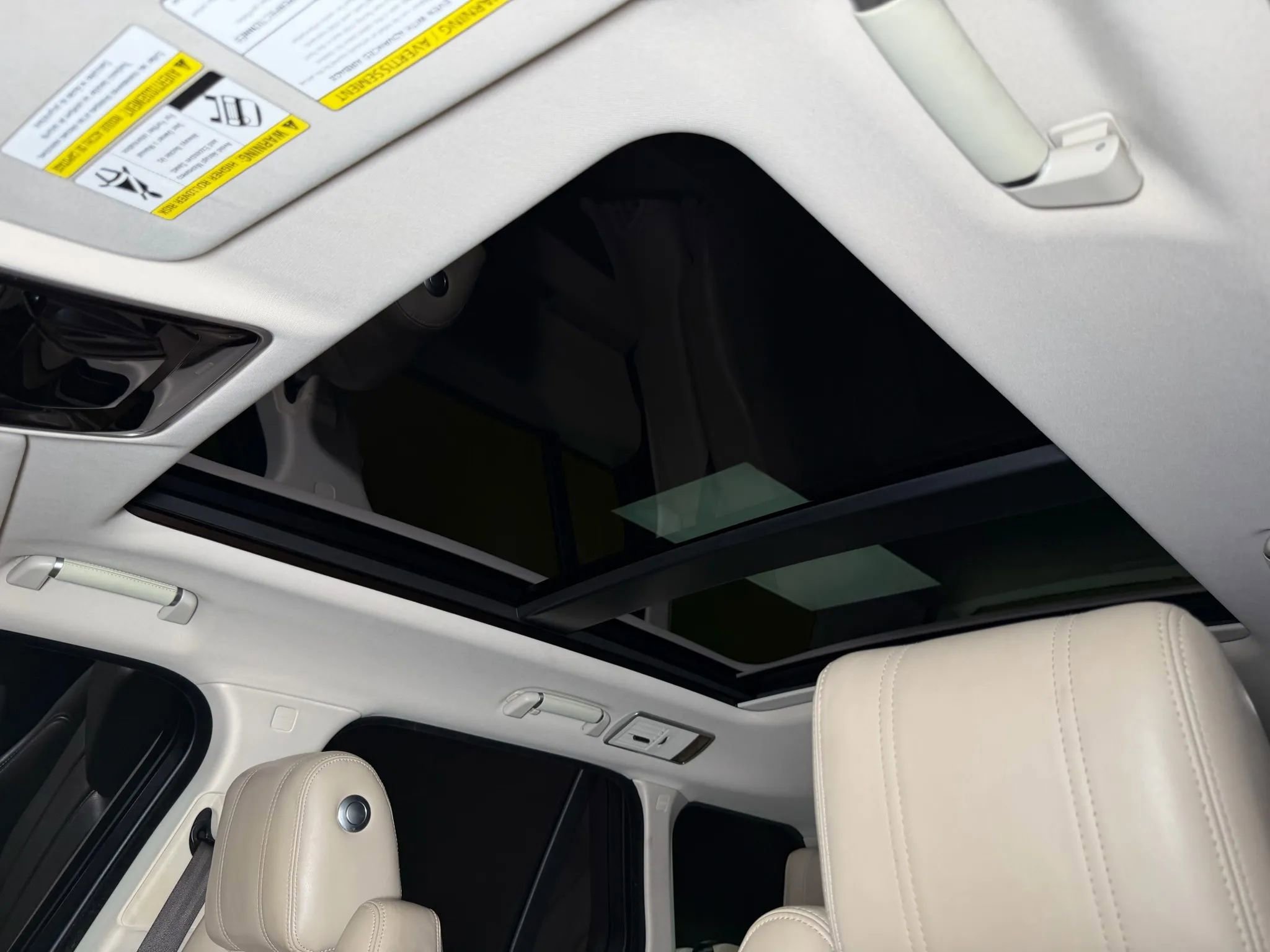 Used 2016 Land Rover Range Rover HSE image 44