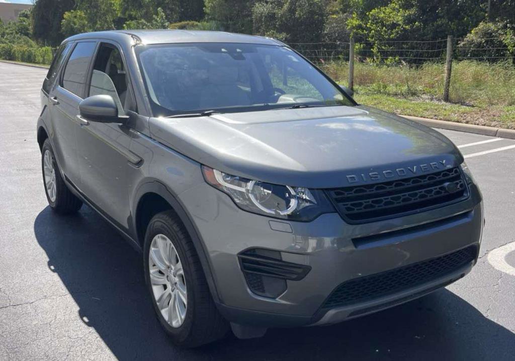 Used 2019 Land Rover Discovery Sport SE image 1