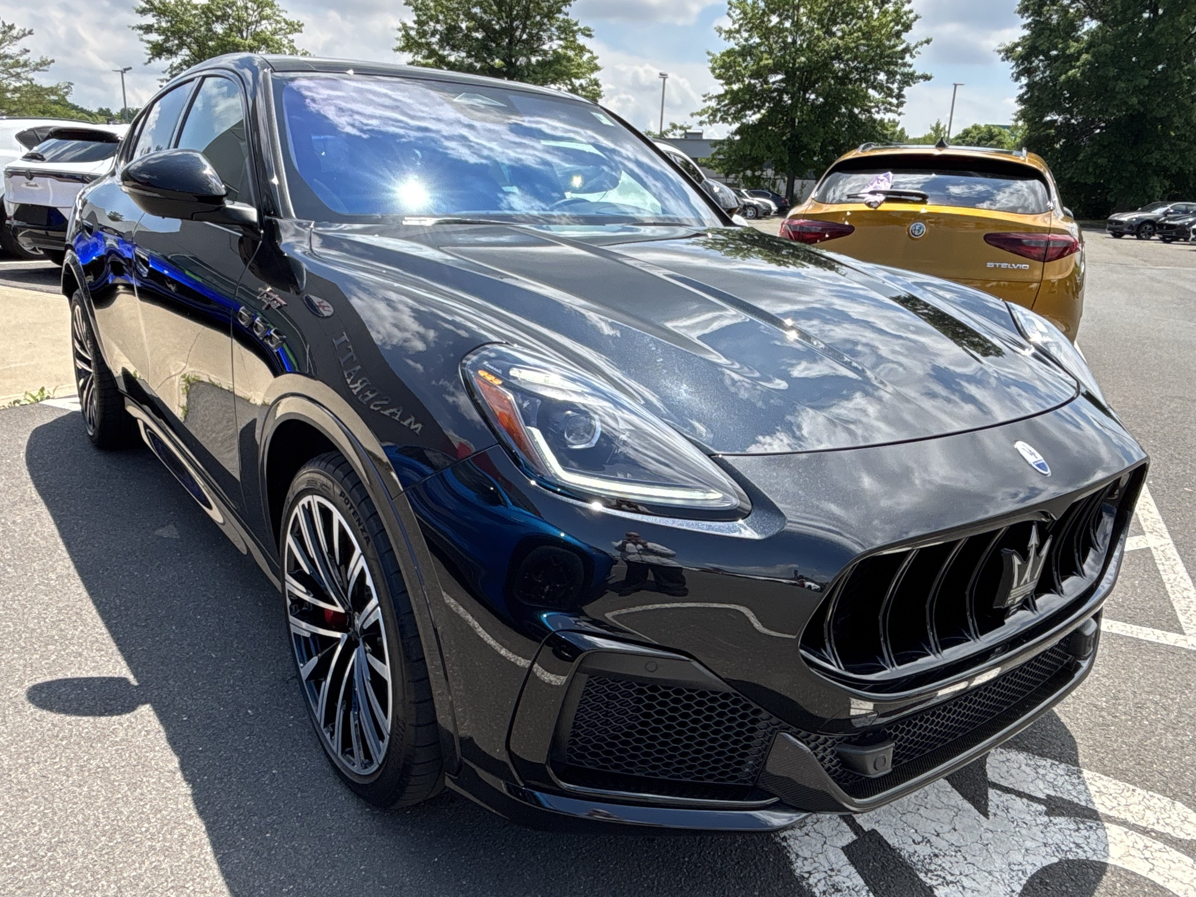 Used 2025 Maserati Grecale Folgore AWD/4WD image 12