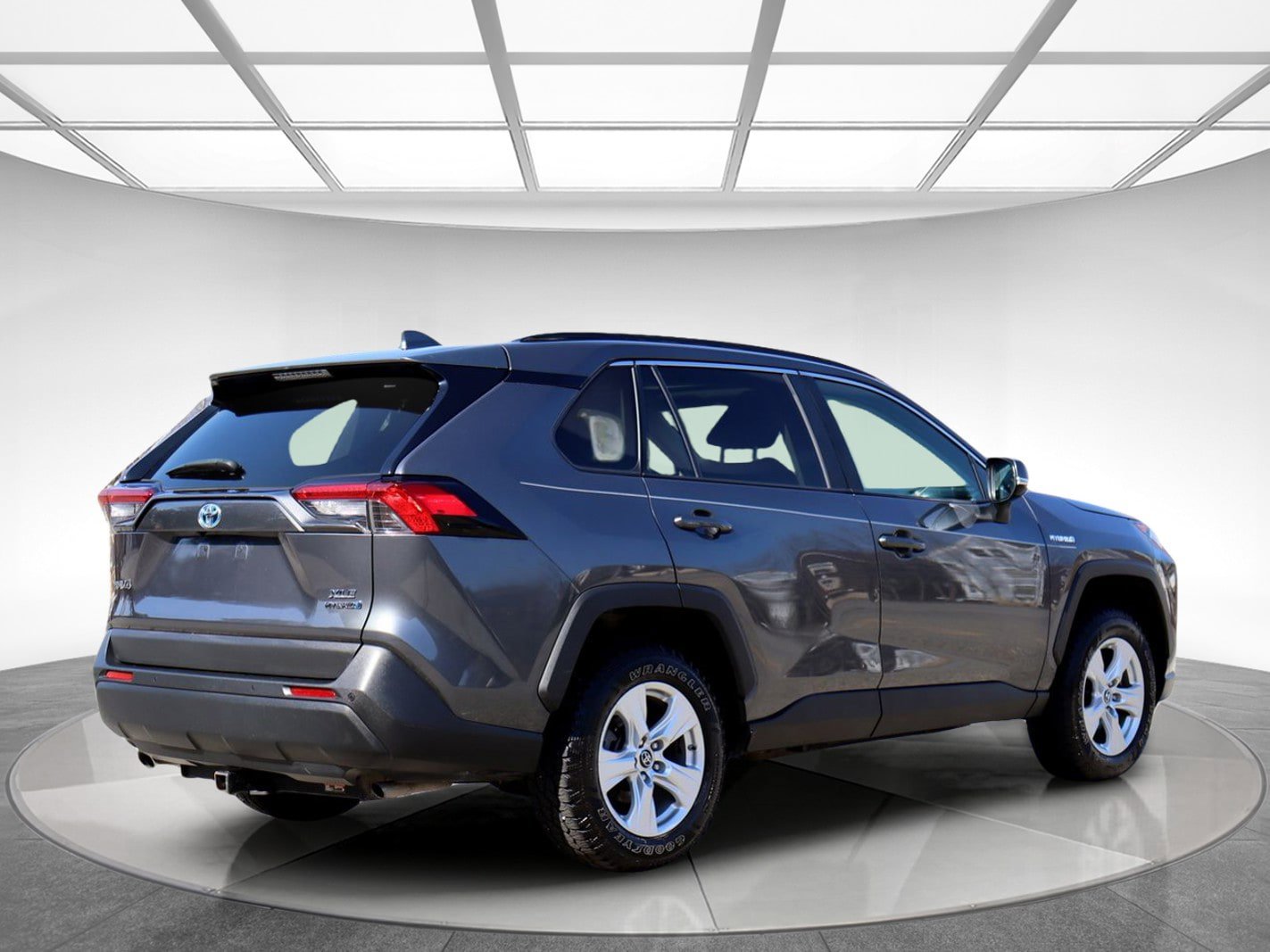 Used 2019 Toyota RAV4 XLE w/ Convenience Package AWD/4WD image 8
