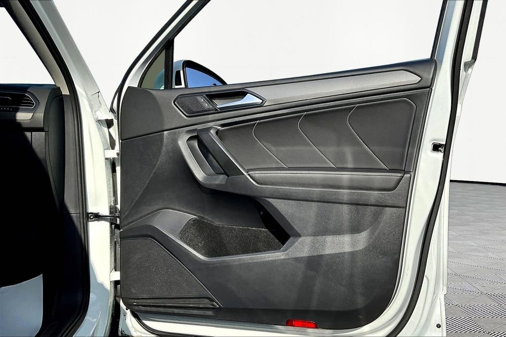 Used 2024 Volkswagen Tiguan Wolfsburg Edition image 26