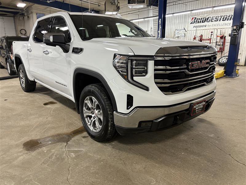 Used 2025 GMC Sierra 1500 SLT AWD/4WD image 1