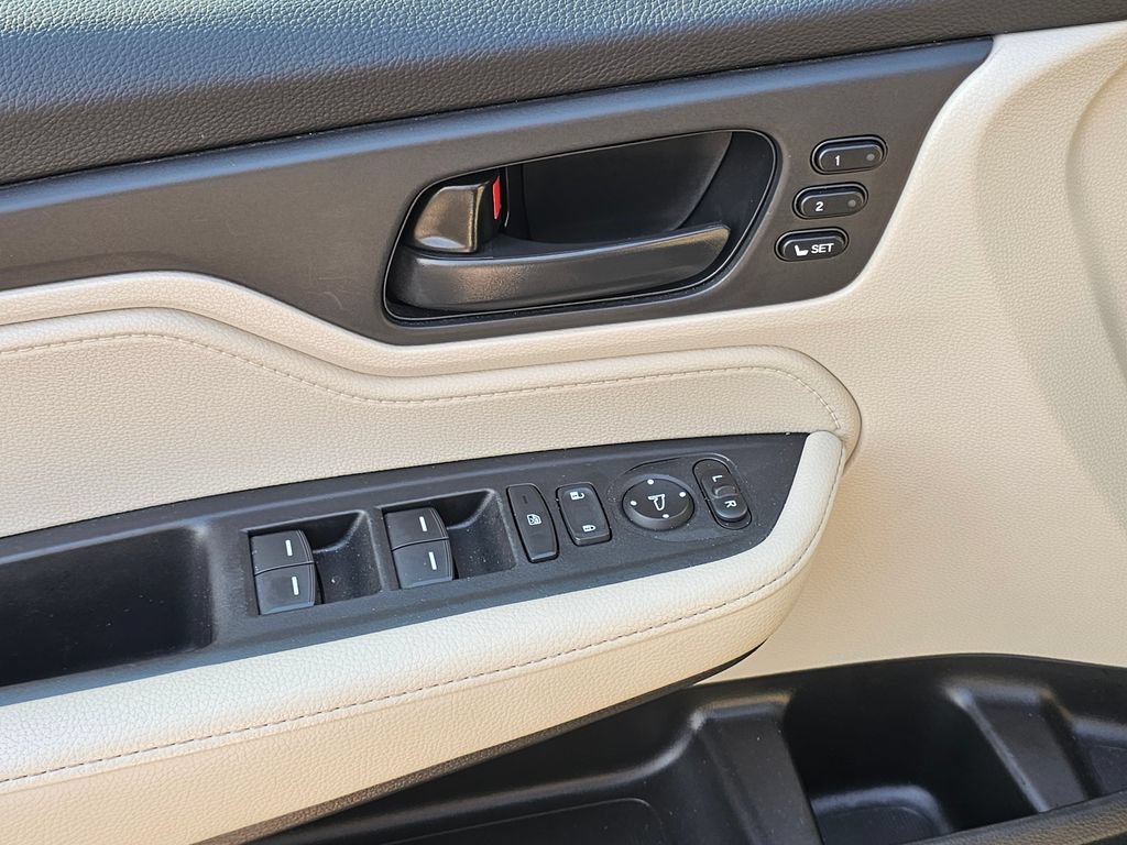 Used 2025 Honda Odyssey EX-L image 24