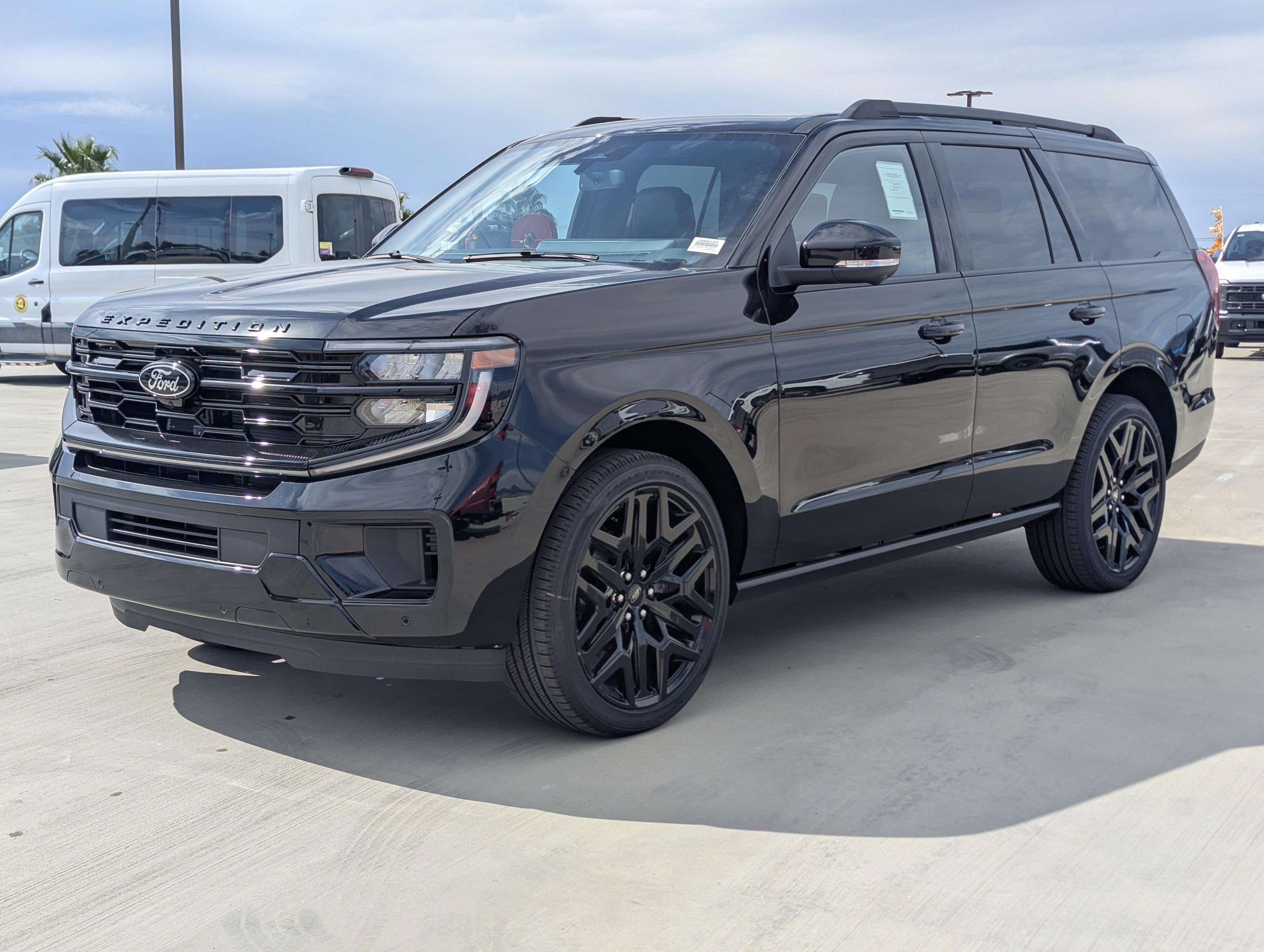New 2026 Ford Expedition Platinum w/ Stealth Performance Package image 5