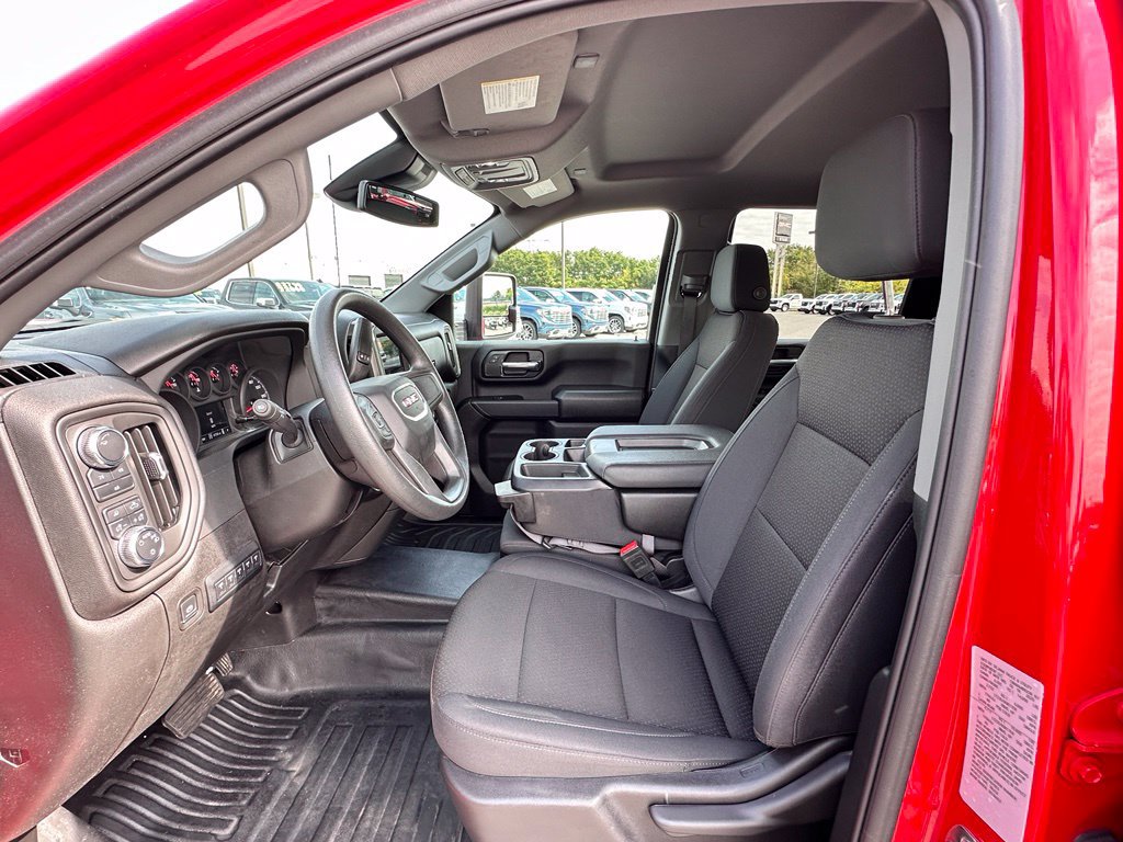 Used 2025 GMC Sierra 3500 Pro w/ Convenience Package AWD/4WD image 18