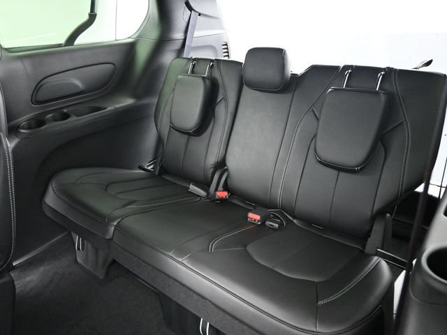 New 2025 Chrysler Voyager LX FWD image 16