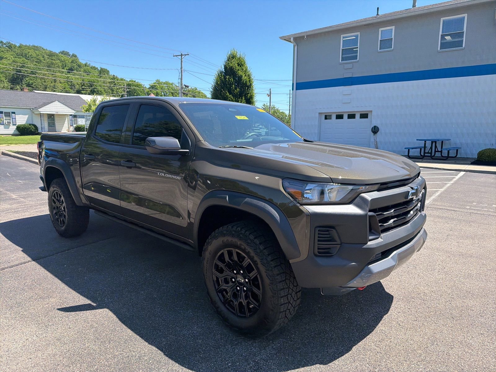 Used 2025 Chevrolet Colorado Trail Boss AWD/4WD image 7