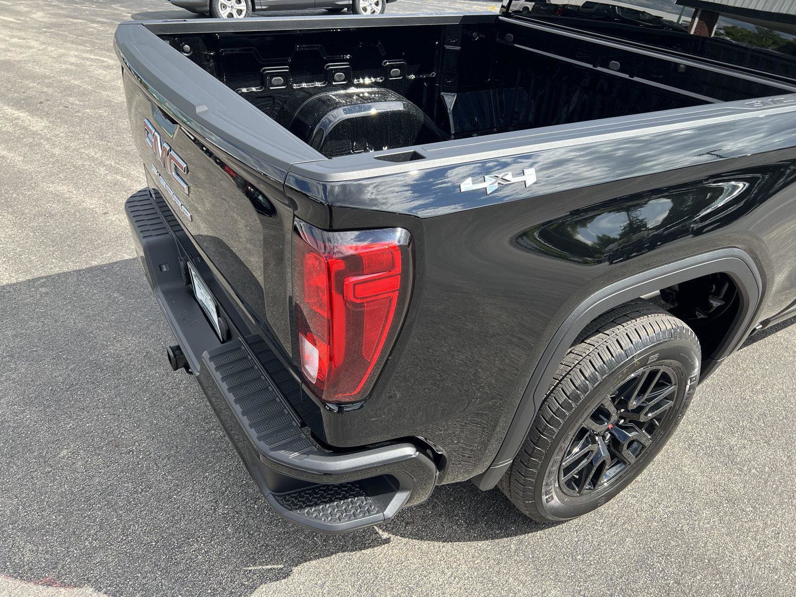 New 2026 GMC Sierra 1500 Pro w/ Graphite Edition image 39